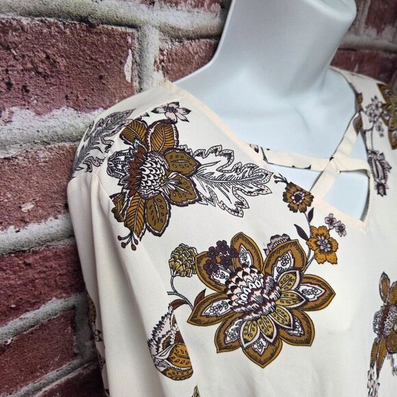 Maurices Floral Blouse M | White V Neck Long Sleeve Lightweight Boho Chic Top - Picture 4 of 7